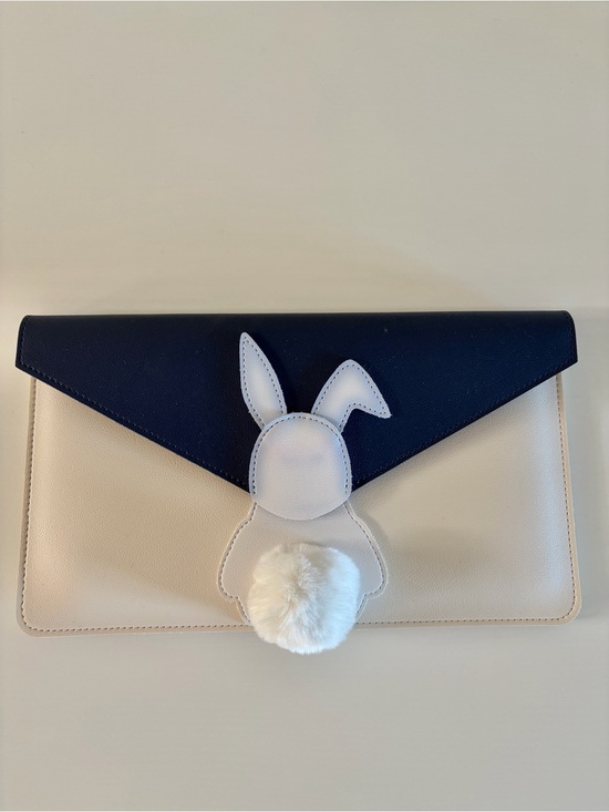 Handbags - 🆕 Starbucks Limited Editions Bunny Clutch